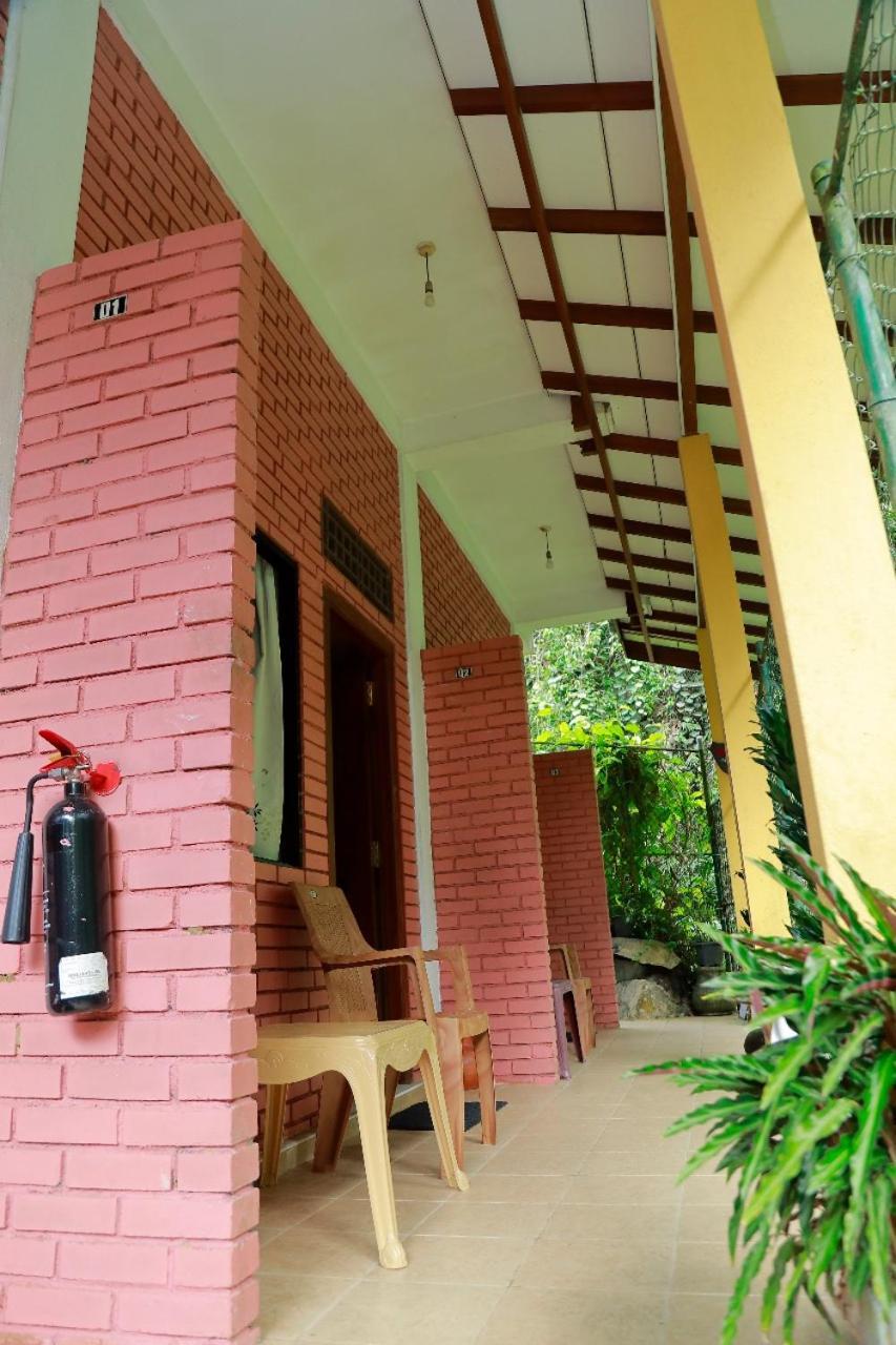 Star Rain Tour Inn Ratnapura Dış mekan fotoğraf